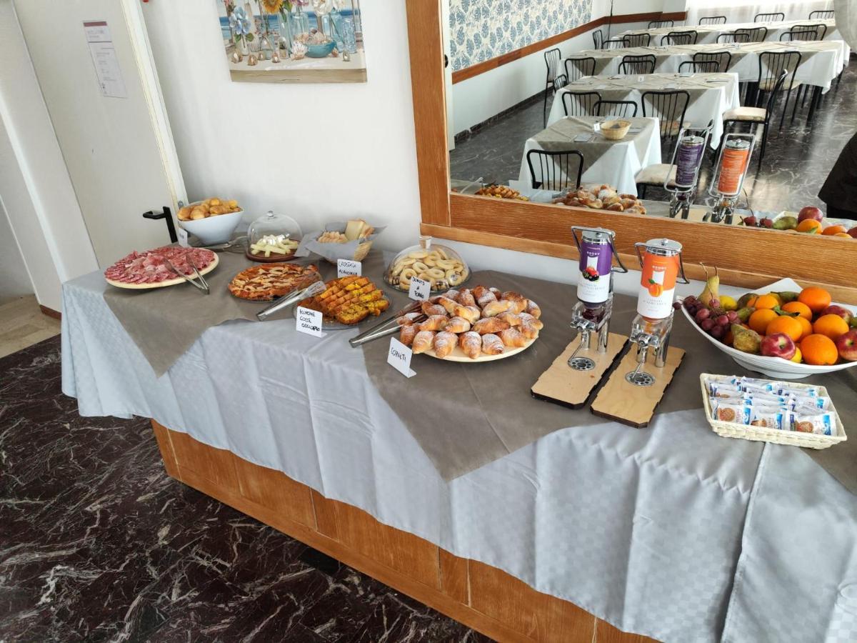 Hotel La Torre Cervia Zewnętrze zdjęcie